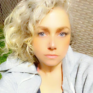 Meet your Posher, Kathia